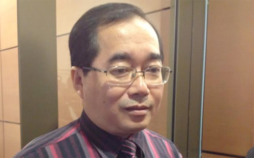 Liên quan đến trả lời của đại biểu Phước (ảnh) với báo chí rằng không có luật nào đưa ra quy định dùng từ nào là sai, một vị đại biểu cho rằng quy phạm đạo đức thì mỗi công dân đều được học và phải hiểu, nói gì đến đại biểu Quốc hội.<br>