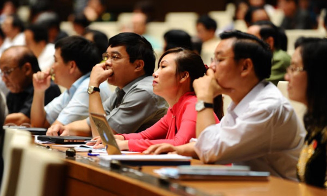 Theo nghị trình, tại phiên bế mạc vào chiều 28/11, Quốc hội sẽ biểu quyết thông qua nghị quyết sửa đổi, bổ sung một số điều của Nghị quyết 35/2012/QH13 của Quốc hội về việc lấy phiếu tín nhiệm - Ảnh: VNN.<br>
