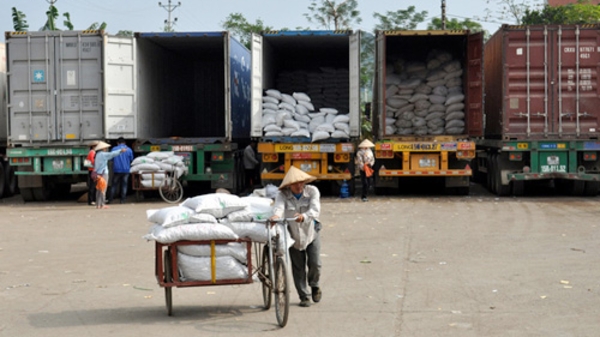 Nông lâm thủy sản Việt lĩnh “cú đấm” từ Nhân dân tệ