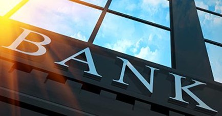Vẫn còn hiện tượng một cá nhân, tổ chức sở hữu cổ phần với số lượng lớn,
 vượt tỷ lệ theo quy định, có khả năng chi phối hoạt động của tổ chức 
tín dụng.