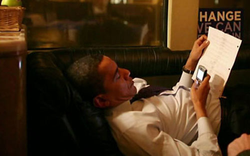  Chiếc điện thoại "Nho đen" từng một thời là vật dụng tùy thân của các nhân vật quyền lực và nổi tiếng.<br>