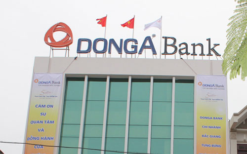 Xét thấy tình hình DongA Bank có tiến triển tích cực, Ngân hàng Nhà nước
 xem xét áp dụng một số biện pháp kiểm soát các giao dịch linh hoạt hơn 
để hạn chế tác động tiêu cực và tạo điều kiện thuận lợi hơn cho hoạt 
động kinh doanh của DongA Bank và khách hàng.