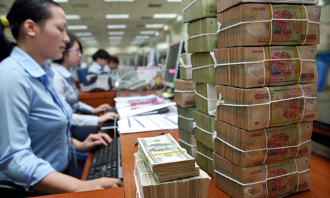 Tháng 12/2013, nợ xấu của toàn hệ thống các tổ chức tín dụng Việt Nam có
 bước giảm mạnh nhất trong năm: từ 4,55% tháng liền trước xuống chỉ còn 
3,61%.