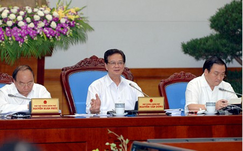 Theo người đứng đầu Chính phủ, trong 3 tháng qua, nền kinh tế vẫn có một
 số hạn chế, trong đó đáng chú ý là tổng cầu vẫn tăng chậm - Ảnh: VGP.<br>