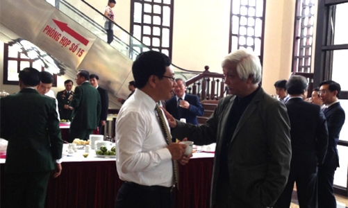 Nhật ký nghị trường: Ngày đầu cập rập