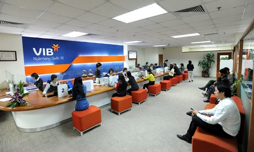 VIB không phải là cá biệt. Một loạt ngân hàng thương mại cũng đang nằm 
trong lộ trình có dáng dấp tương tự: chuẩn bị tinh thần và nguồn lực cần
 thiết để hướng hoạt động theo các chuẩn mực quốc tế cao hơn.
