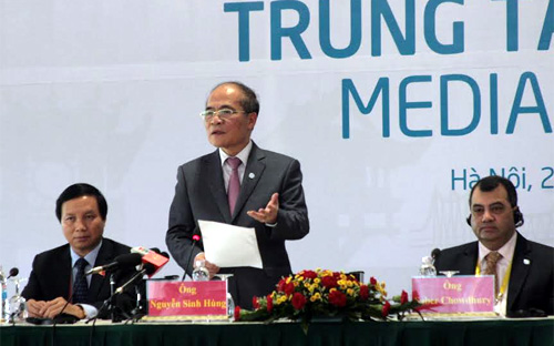 Với tư cách Chủ tịch IPU 132, ông Nguyễn Sinh Hùng cho biết,&nbsp; các hoạt động của IPU 132 đã diễn ra suôn sẻ, đúng tiến độ, trình tự, thủ tục, trong tinh thần hữu nghị, đoàn kết, hợp tác, trách nhiệm. <br>