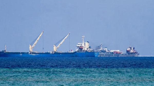 Philippines tố Trung Quốc xây đường băng ở Gạc Ma