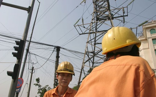 Điện sản xuất và mua của EVN trong năm 2013 đạt 127,84 tỷ kWh, tăng 8,47% so với năm 2012.