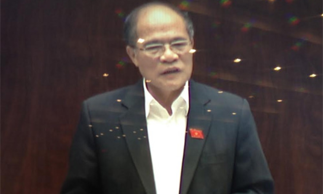 Chủ tịch Quốc hội Nguyễn Sinh Hùng phát biểu tại nghị trường, sáng 14/11.<br>