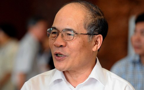 Theo Chủ tịch Quốc hội Nguyễn Sinh Hùng, người nước ngoài về Việt Nam 
mua nhà để ở, để làm ăn, học tập hay về hẳn Việt Nam tái định cư thì, 
hoan nghênh, “còn ông vào hai ngày mua cái nhà rồi ông đi thì không có 
được”.
