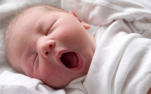 Quy định về trợ cấp một lần khi sinh con được sửa theo hướng: trong 
trường hợp chỉ có cha tham gia bảo hiểm xã hội khi sinh con thì cha được
 trợ cấp một lần bằng 2 tháng tiền lương cơ sở cho mỗi con.