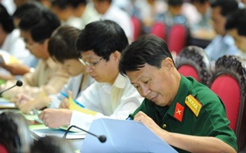 Ủy ban Thường vụ Quốc hội khẳng định, kết quả lấy phiếu tín nhiệm lần 
đầu tiên trong năm 2013 đã được cử tri đánh giá cao, tạo sự tin tưởng 
trong nhân dân và cơ bản đã đạt được mục đích yêu cầu đề ra - Ảnh: Minh Thăng.<br>