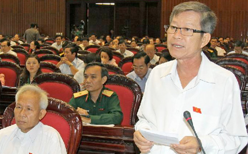 Đại biểu Quốc hội Bùi Trí Dũng phát biểu tại nghị trường.<br>
