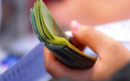 Hầu hết các doanh nghiệp khảo sát đều dự kiến có thưởng Tết Nguyên đán với mức thưởng bình quân là môt tháng lương - khoảng 5,03 triệu đồng/người, tăng 15% so với mức thưởng Tết Nguyên đán năm trước.