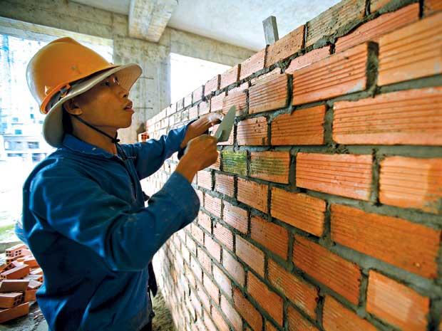 Thay thế Luật Xây dựng 2003, Luật Xây dựng 2014 bổ sung một số loại công trình được miễn cấp giấy phép xây dựng.