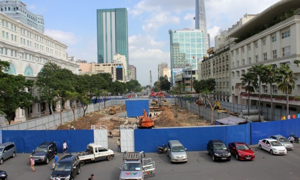 Chi đầu tư phát triển ngày càng chiếm tỉ lệ nhỏ trong chi ngân sách nhà nước, làm dấy lên lo ngại về nợ công - Ảnh: TBKTSG.