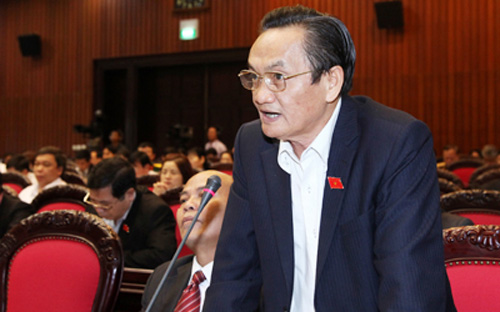 Theo đại biểu Quốc hội Trần Du Lịch, đầu tư công chính là giải pháp có tác động nhanh nhất để kích thích sự tăng tổng cầu của nền kinh tế, khi mà chính sách tiền tệ đang có tác dụng hạn chế. <br>