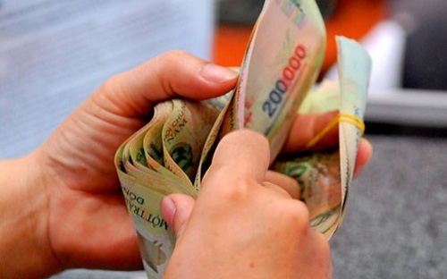Các doanh nghiệp được yêu cầu đảm bảo thanh toán đầy đủ, đúng thời hạn theo kế hoạch về tiền lương, tiền thưởng trong dịp Tết Dương lịch và Tết Âm lịch năm 2015.<br>