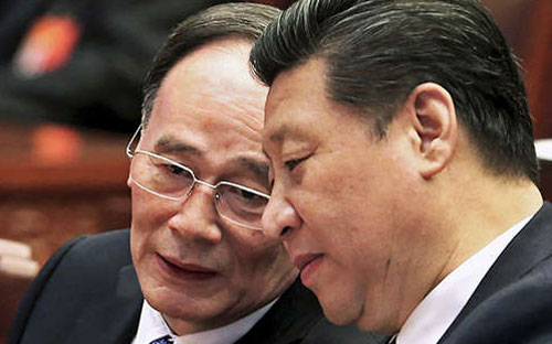 Ông Vương Kỳ Sơn (trái) và ông Tập Cận Bình - Ảnh: Reuters/The Economist.<br>