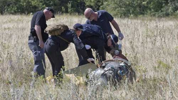 “MH17 bị trúng tên lửa không đối không”