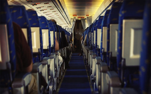“Trong các chuyến bay đêm, đôi khi chúng tôi trì hoãn phục vụ ăn tối 
nhằm mục đích khách sẽ buồn ngủ, và chúng tôi không phải làm nhiều việc”
 - tiếp viên hàng không giấu tên - Ảnh: Getty.<br>