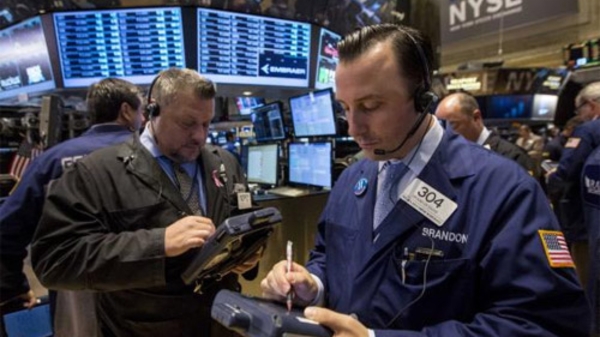 Ebola đe dọa chứng khoán thế giới