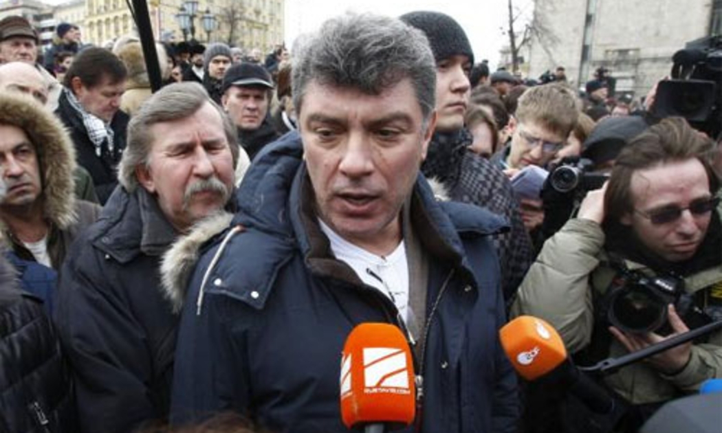 Chính trị gia đối lập, cựu Phó thủ tướng Nga Boris Nemtsov trong một lần xuất hiện vào năm 2012 - Ảnh: Reuters.<br>