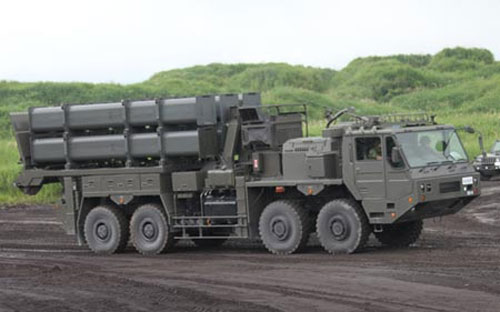 Một hệ thống phóng tên lửa đối hạm Type 12 của Nhật.<br>