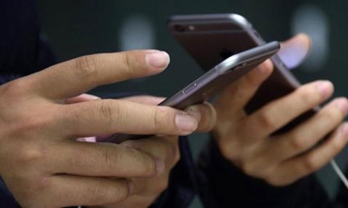 Apple đoạt ngôi vương doanh số smartphone từ Samsung