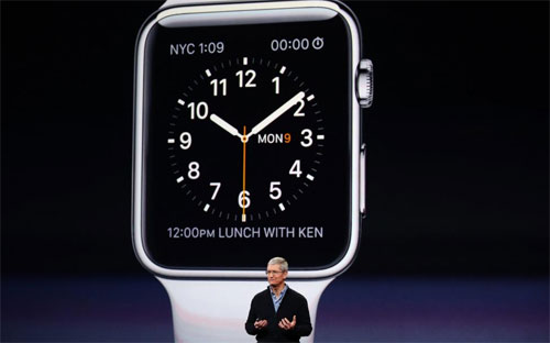CEO Tim Cook của Apple tại lễ giới thiệu Apple Watch ngày 9/3 - Ảnh: Reuters.<br>