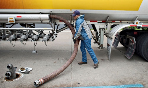 Giá dầu giảm đang khiến thế giới thay đổi ra sao?