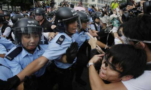 Biểu tình ở Hồng Kông bắt đầu khó kiểm soát?