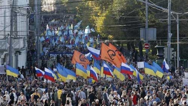 Dân Nga biểu tình phản đối can thiệp vào Ukraine