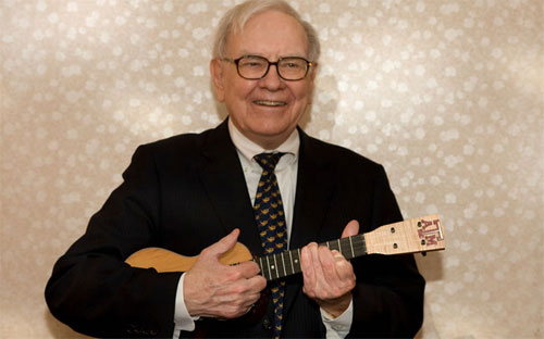 Nắm trong tay dự trữ tiền mặt hơn 50 tỷ USD, Buffett từng tuyên bố ông 
đang trong một chuyến “săn voi” - chỉ cuộc tìm kiếm những công ty lớn 
trị giá nhiều tỷ USD để thâu tóm.