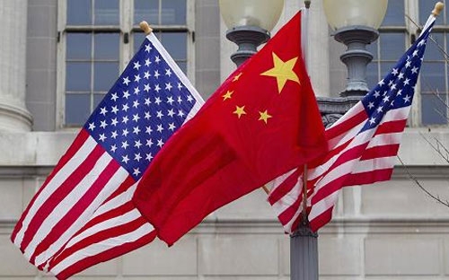 Trong nhiều năm, Trung Quốc và các nền kinh tế mới nổi lớn khác như 
Ấn Độ đã đòi có tiếng nói lớn hơn trong các định chế tài chính toàn cầu 
như Quỹ Tiền tệ Quốc tế (IMF) và WB - Ảnh:Bloomberg/CNBC.<br>