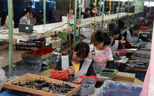 Bắc Kinh hiện đang nỗ lực thu hút đầu tư vào những lĩnh vực giúp tái cơ 
cấu nền kinh tế nhằm giảm sự phụ thuộc vào các ngành sản xuất có hàm 
lượng chất xám thấp.