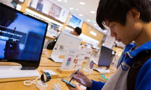 Apple góp một tay khiến Samsung mất quá nửa lợi nhuận