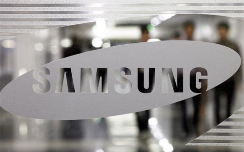 Là nhà sản xuất điện thoại di động lớn nhất thế giới, Samsung đang cảm 
nhận rõ “sức nóng” của sự cạnh tranh từ các đối thủ chuyên hàng giá rẻ, 
chủ yếu từ Trung Quốc - Ảnh: Bloomberg.<br>