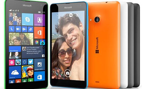 Chiếc Lumia 535 của Microsoft sở hữu màn hình 5 inch và camera 5 megapixel - Ảnh: Microsoft/CNBC.<br>