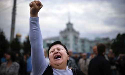 Miền Đông Ukraine chính thức xin về với Nga