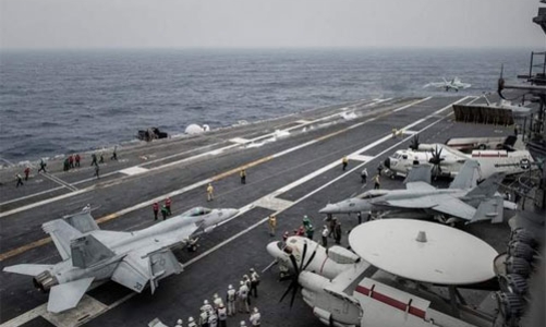 Sỹ quan quân đội Trung Quốc thăm tàu sân bay Mỹ