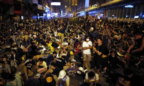 Hàng chục người bị thương trong biểu tình ở Hồng Kông