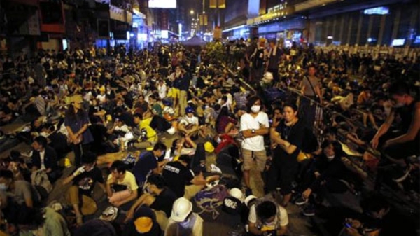 Hàng chục người bị thương trong biểu tình ở Hồng Kông