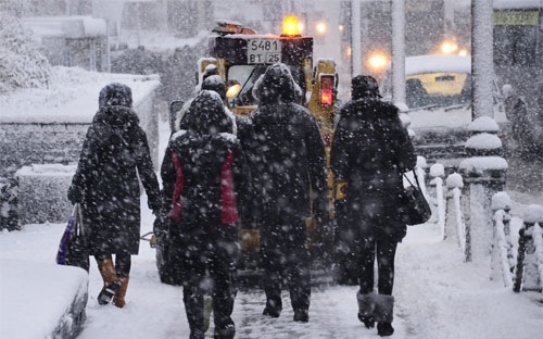 Tuyết rơi ở thành phố Vladivostok, Nga - Ảnh: Zuma.<br>