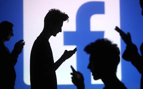 Mới ra đời khoảng 10 năm, Facebook đến nay đã có 1,35 tỷ người dùng mỗi 
tháng, trong đó khoảng 2/3 truy cập vào mạng này mỗi ngày - Ảnh: Reuters/CNBC.<br>