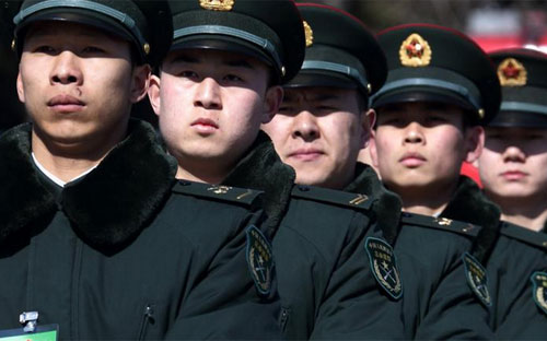 Năm ngoái, Trung Quốc tăng ngân sách quốc phòng 12,2%, lên mức khoảng 132 tỷ USD, chỉ sau Mỹ - Ảnh: Reuters/WSJ.<br>