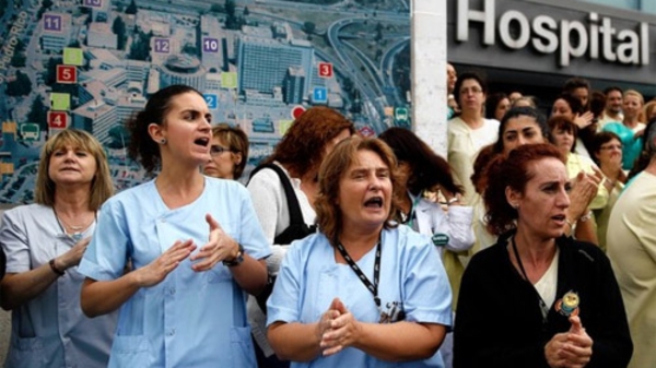 4 người Tây Ban Nha nhập viện để ngăn Ebola lan rộng