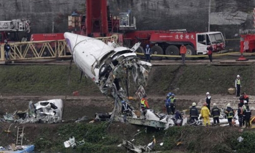 Vụ rơi máy bay TransAsia: Cơ trưởng như một anh hùng