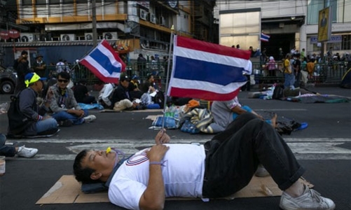 Phe biểu tình Thái Lan đòi bắt nữ Thủ tướng
